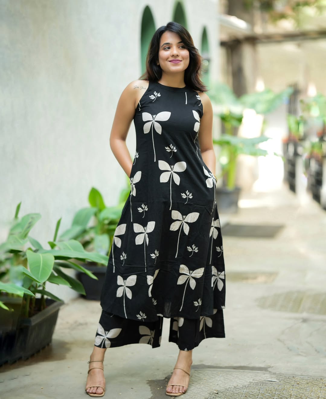 Premium Black & White Floral Print Pure Cotton Sleeveless Co-Ord Set for Women | A-Line Kurti & Ankle-Length Palazzo