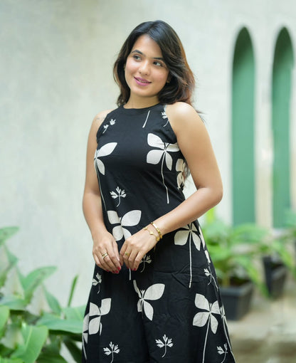 Premium Black & White Floral Print Pure Cotton Sleeveless Co-Ord Set for Women | A-Line Kurti & Ankle-Length Palazzo